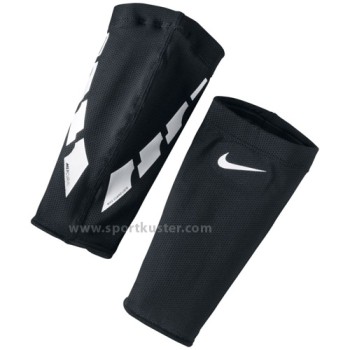 Nike Guard Lock Elite Football Sleeve