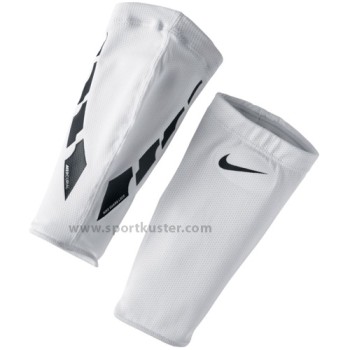 Nike Guard Lock Elite Football Sleeve