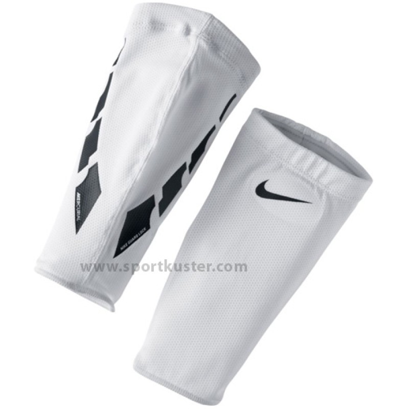 Nike Guard Lock Elite Football Sleeve Nike Guard Lock Elite Football Sleeve